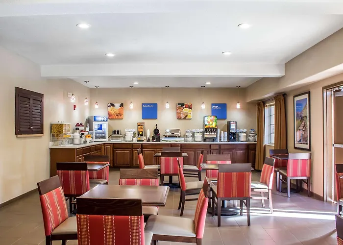 Spark By Hilton Phoenix-glendale-peoria Hotel