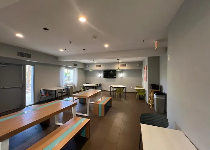Spark By Hilton Phoenix-glendale-peoria