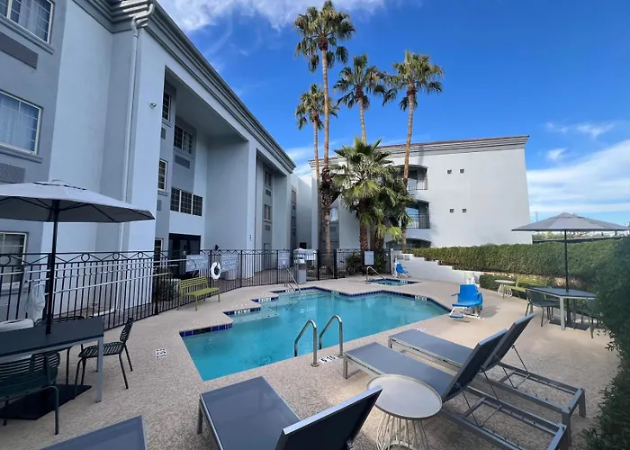 Spark By Hilton Phoenix-glendale-peoria Glendale