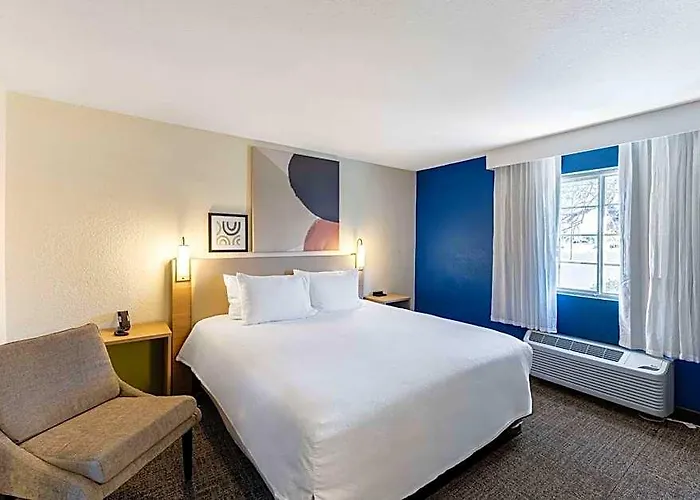 Spark By Hilton Phoenix-glendale-peoria Hotel