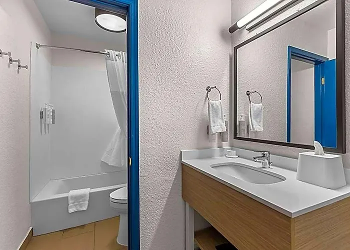 Spark By Hilton Phoenix-glendale-peoria 2* Glendale