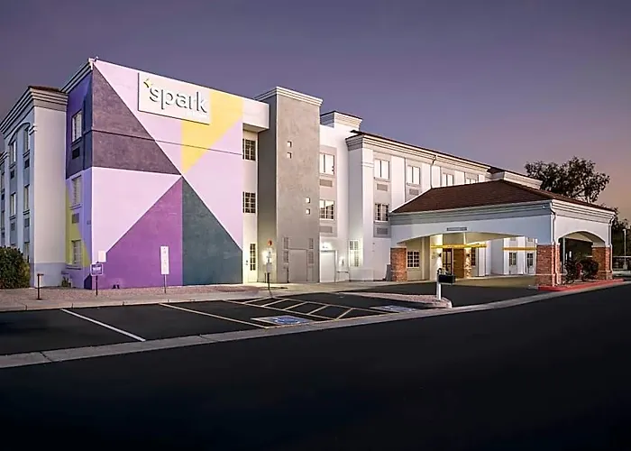 Hotel Spark By Hilton Phoenix-glendale-peoria 2*