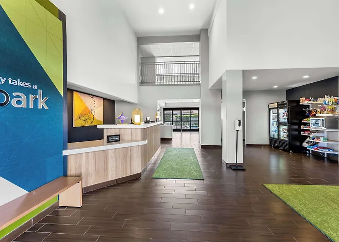 Spark By Hilton Phoenix-glendale-peoria